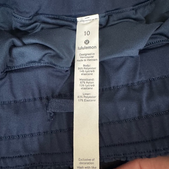 Women’s 10 Lululemon Athletica Dark Blue Athletic Shorts - Picture 2 of 3